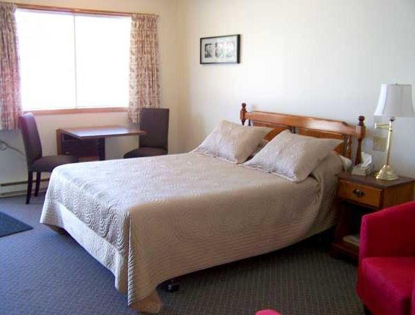 غرفة قياسية, Homeport Motel