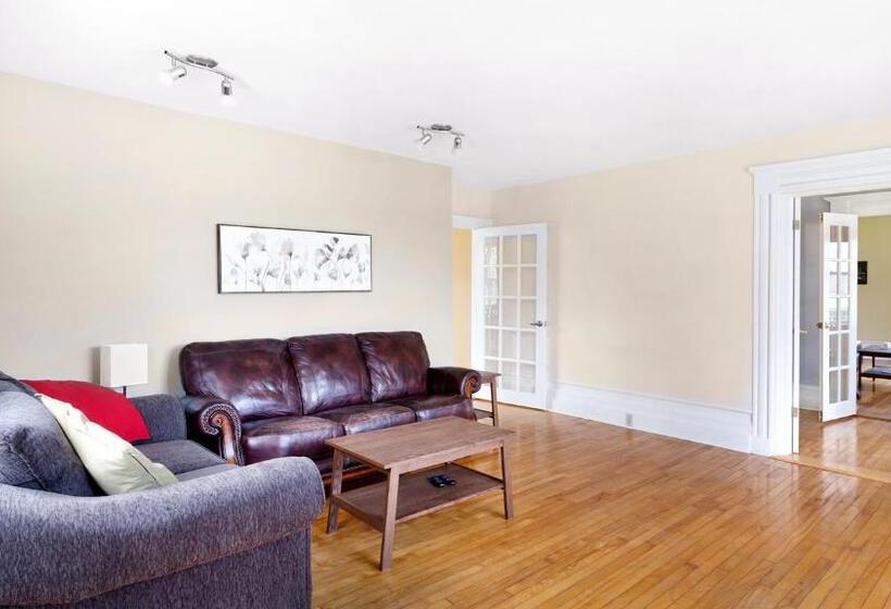 منزل 4 غرف نوم, Homeport Motel