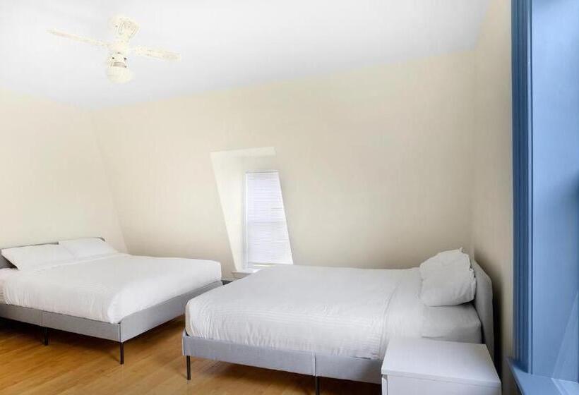 منزل 4 غرف نوم, Homeport Motel