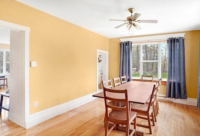 منزل 4 غرف نوم, Homeport Motel