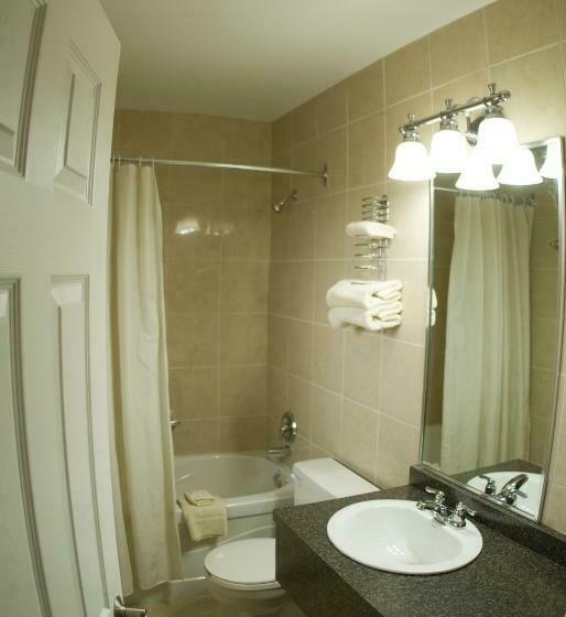 Standardrum, Falls Manor Resort