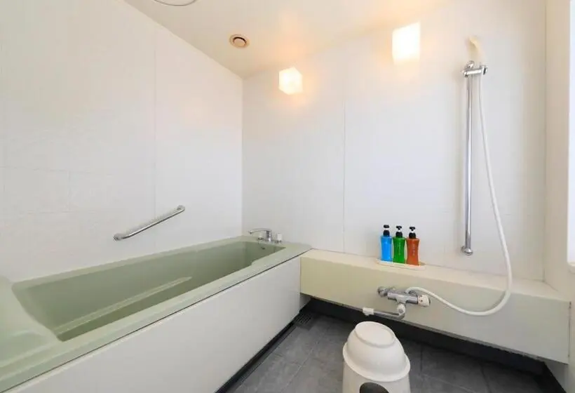 Standard Neljän Hengen Huone, Kamogawa Grand Tower