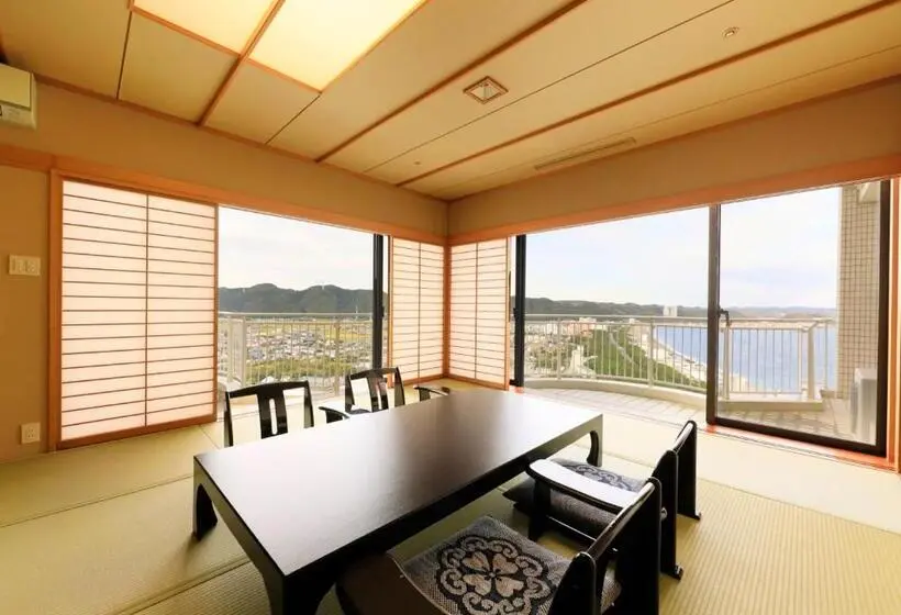 Sviitti Parveke, Kamogawa Grand Tower