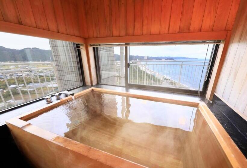 バルコニー付スイート, Kamogawa Grand Tower