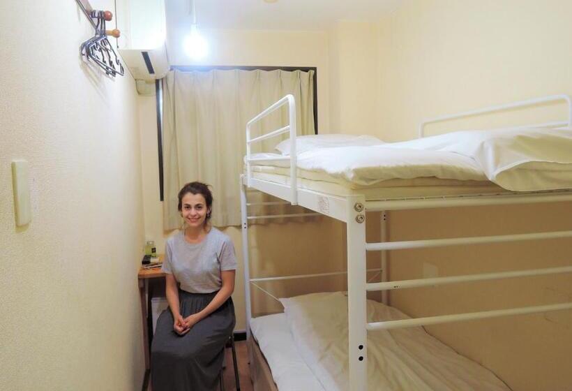 חדר סטנדרטי עם מיטת קומתיים ואמבטיה משותפת, Lucky