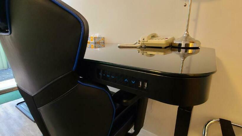 Standard Værelse 2 Dobbeltsenge, Maple Leaf Motel