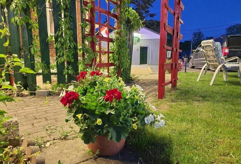 Номер Стандарт 2 Двуспальные Кровати, Maple Leaf Motel