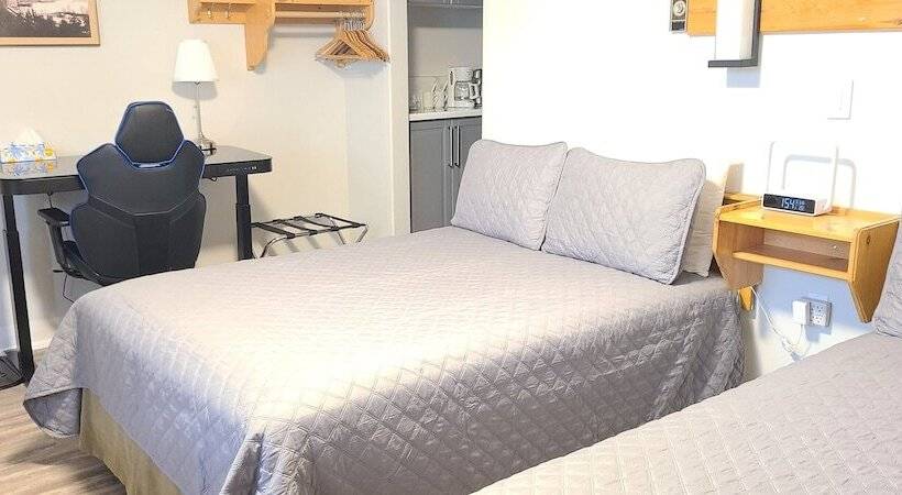 Standard Værelse 2 Dobbeltsenge, Maple Leaf Motel