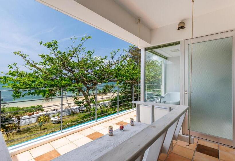 발코니가 있는 스위트, 海まで徒歩1分 沖縄でも珍しい絶景ホテル 贅沢プライベートビーチ付き ビーチルーム