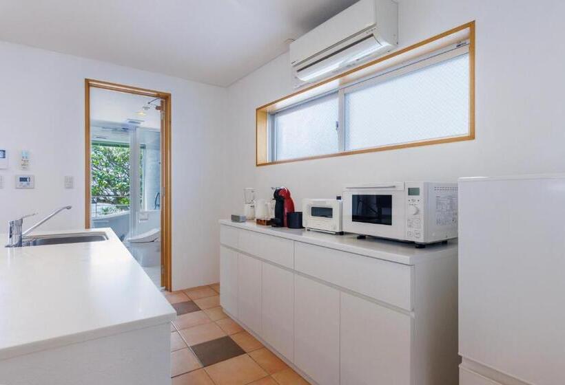 발코니가 있는 스위트, 海まで徒歩1分 沖縄でも珍しい絶景ホテル 贅沢プライベートビーチ付き ビーチルーム