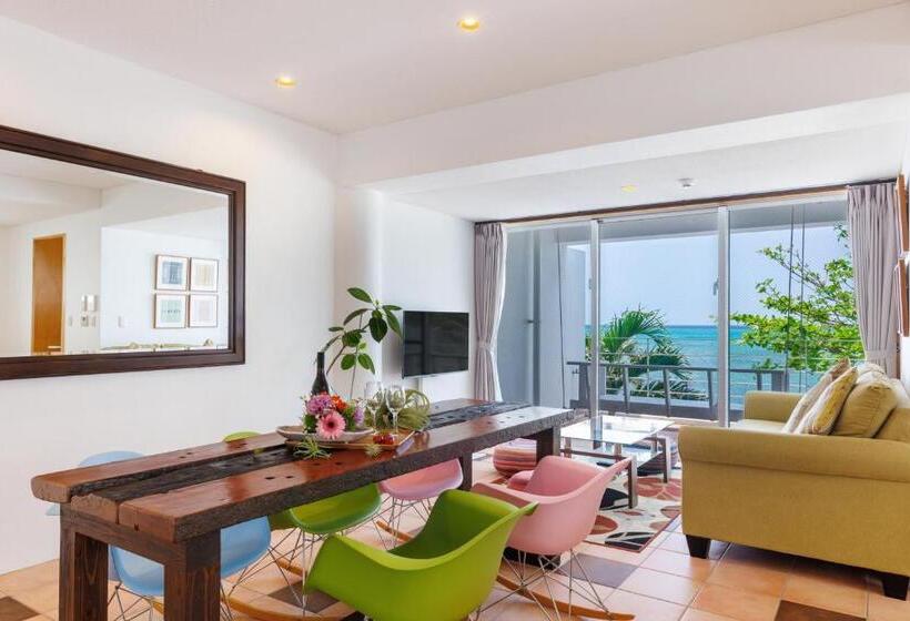 발코니가 있는 스위트, 海まで徒歩1分 沖縄でも珍しい絶景ホテル 贅沢プライベートビーチ付き ビーチルーム