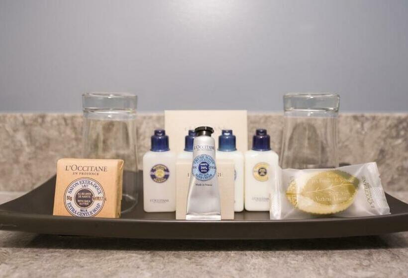 Номер Deluxe, 124 On Queen Hotel & Spa