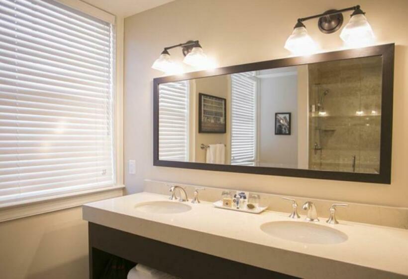 Номер Deluxe, 124 On Queen Hotel & Spa