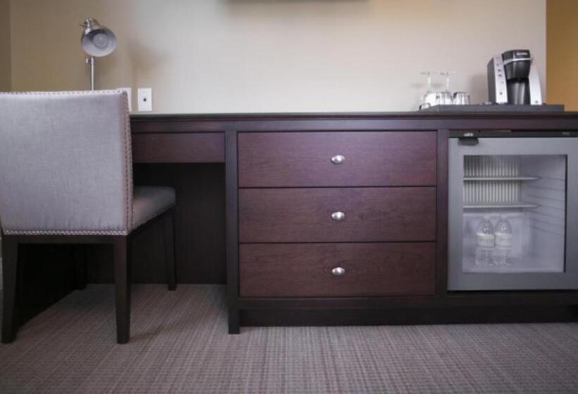 Номер Deluxe, 124 On Queen Hotel & Spa