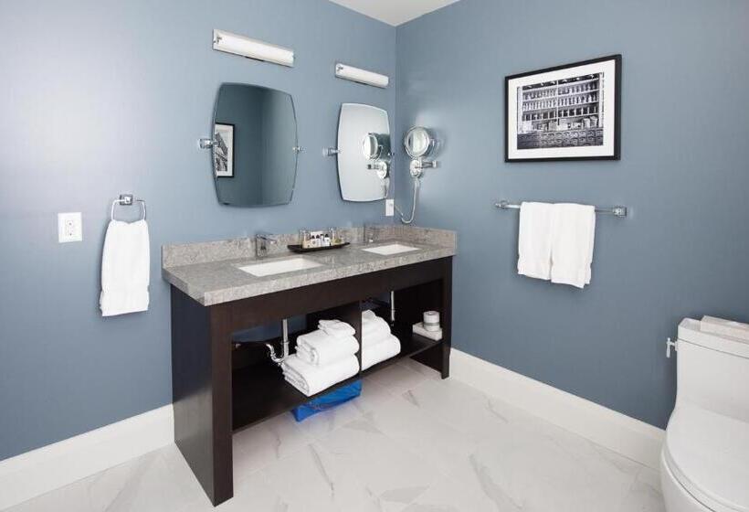 Дом 1 Спальня, 124 On Queen Hotel & Spa