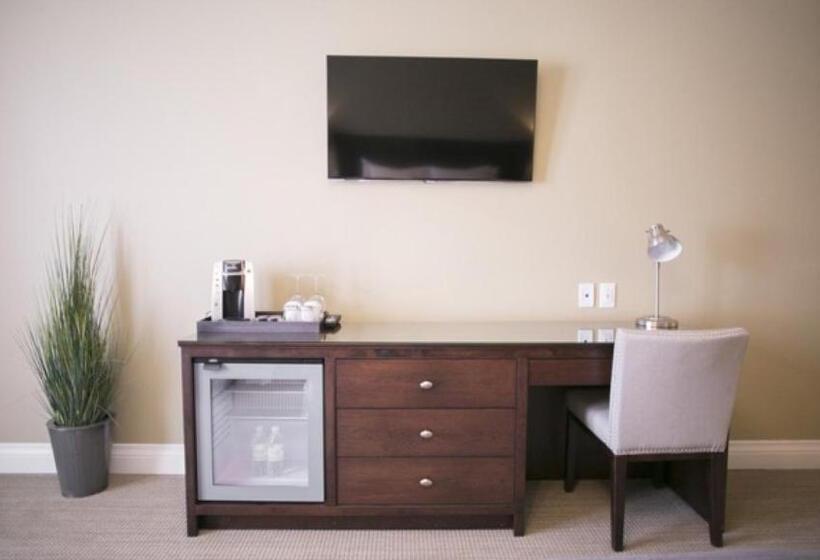 Номер Премиум, 124 On Queen Hotel & Spa