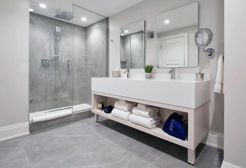 Номер Премиум, 124 On Queen Hotel & Spa