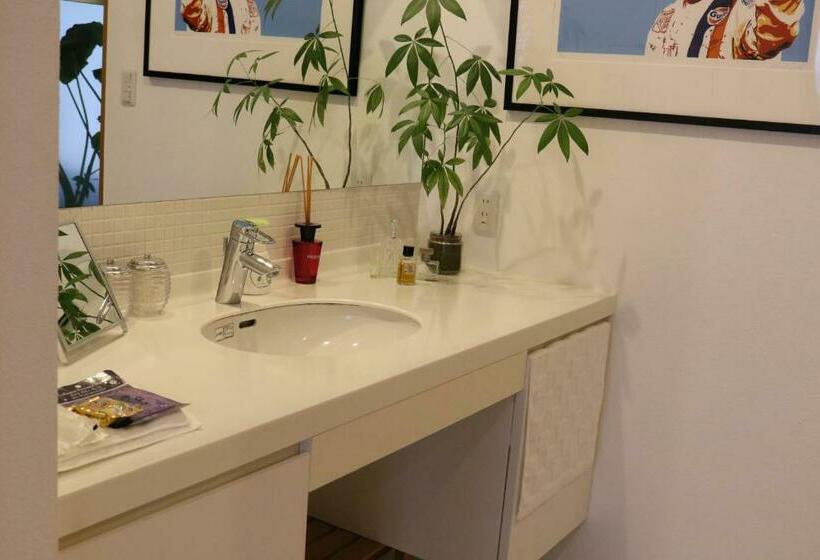 스위트, 海まで徒歩1分 沖縄でも珍しい絶景ホテル 贅沢プライベートビーチ付き ビーチルーム