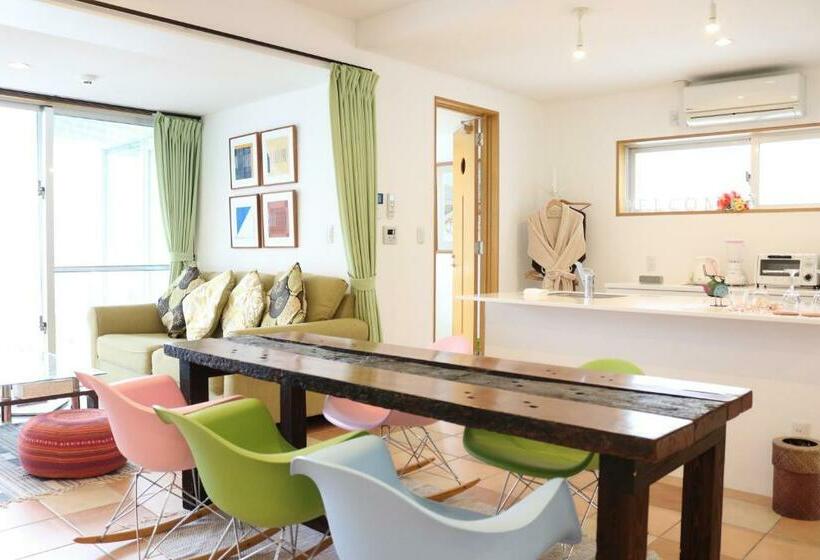 발코니가 있는 스위트, 海まで徒歩1分 沖縄でも珍しい絶景ホテル 贅沢プライベートビーチ付き ビーチルーム