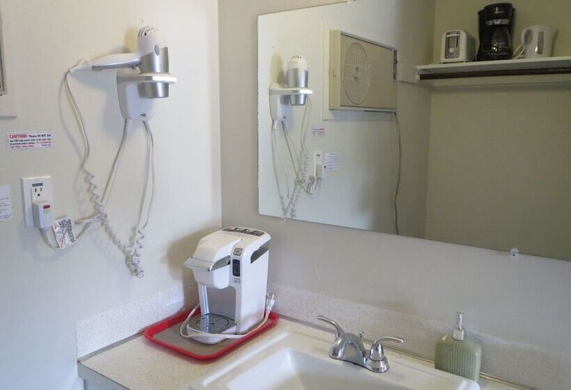 Номер Стандарт 2 Двуспальные Кровати, Round Up Motel