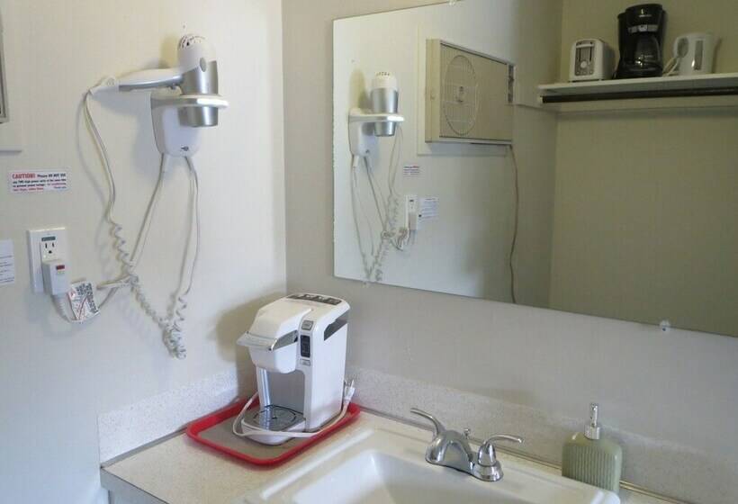 Номер Стандарт 2 Двуспальные Кровати, Round Up Motel