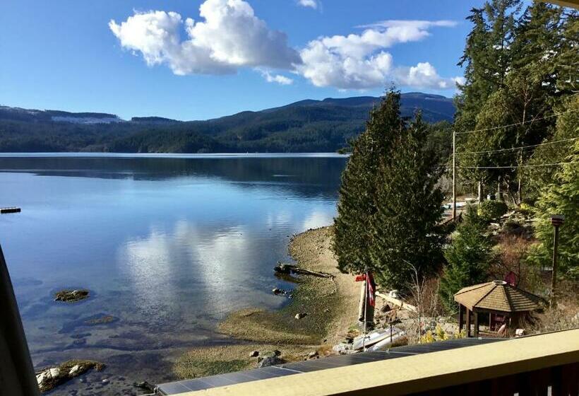 带大床的套房, The Tuwanek Hotel And Spa