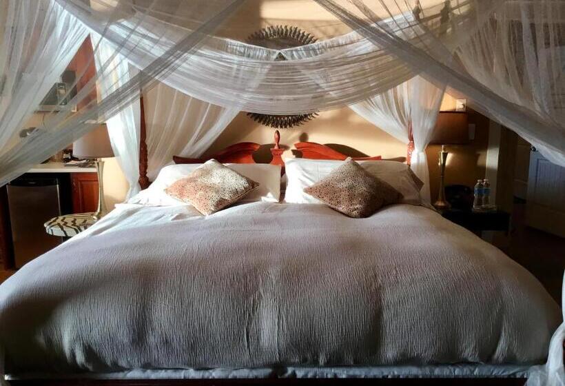 带大床的豪华间, The Tuwanek Hotel And Spa