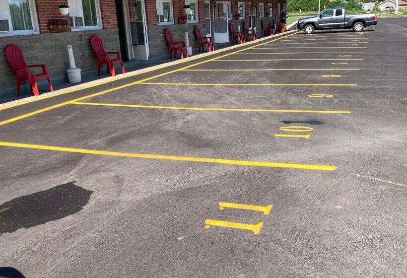 חדר סטנדרט, Trunk Road Motel