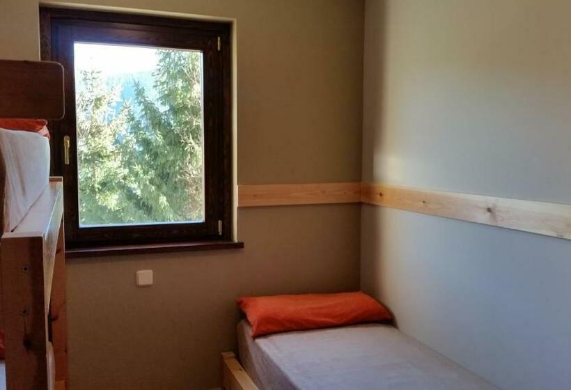 اتاق استاندارد با سرویس بهداشتی مشترک, Xalet Refugi Pere Carne