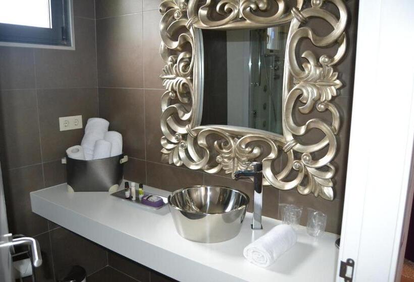 اتاق استاندارد یک نفره, 7 Uvas