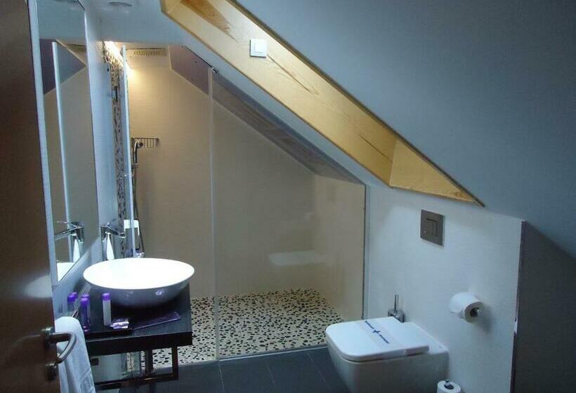 اتاق استاندارد, De Martin