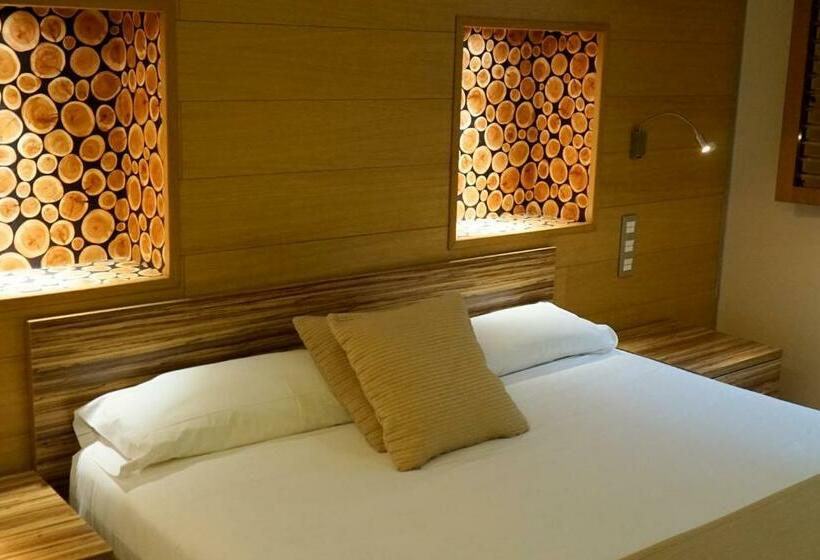 اتاق استاندارد, De Martin