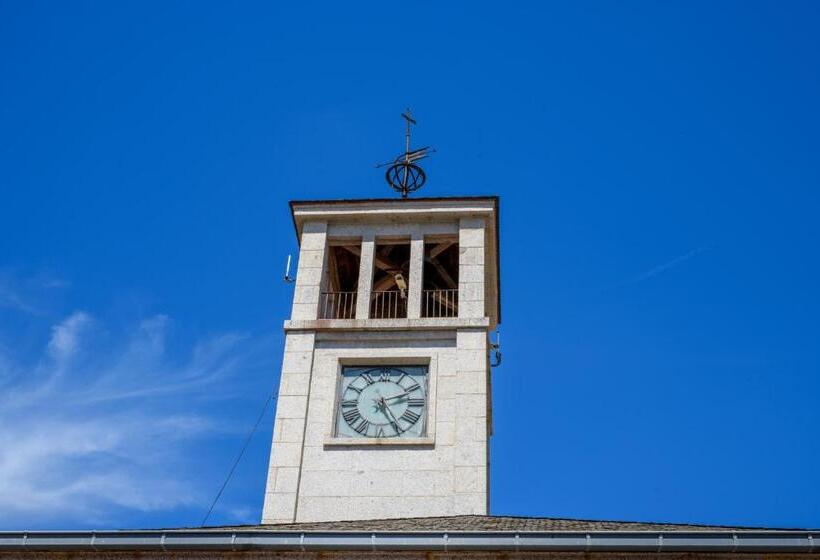 اتاق استاندارد, De Martin