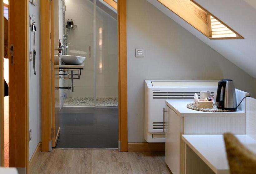 اتاق استاندارد, De Martin