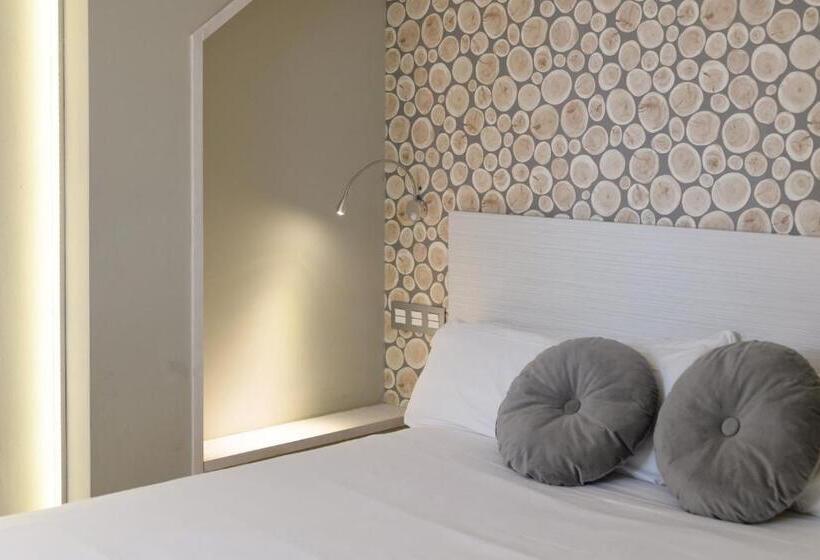 اتاق استاندارد, De Martin