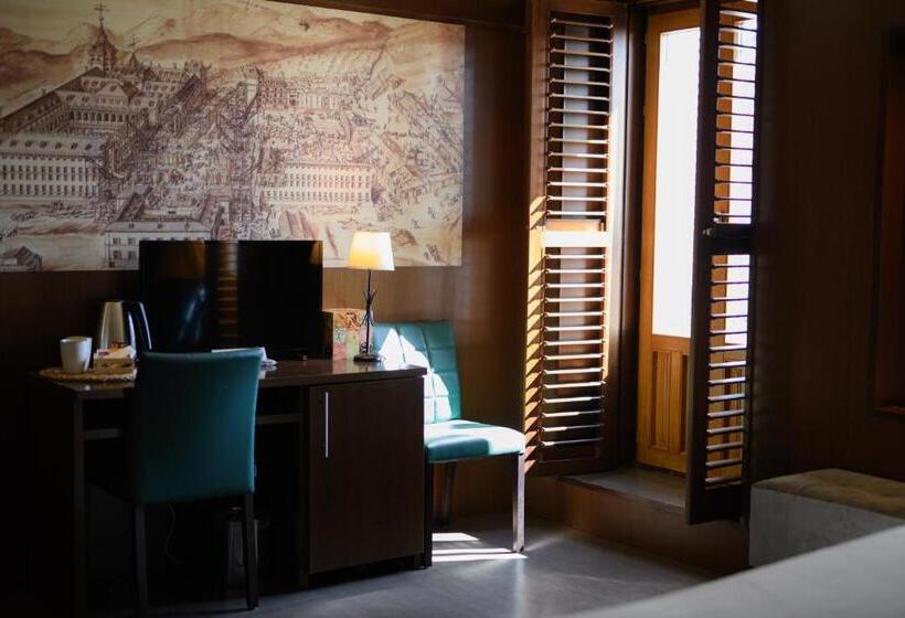 اتاق سوپریور با وان آب گرم, De Martin