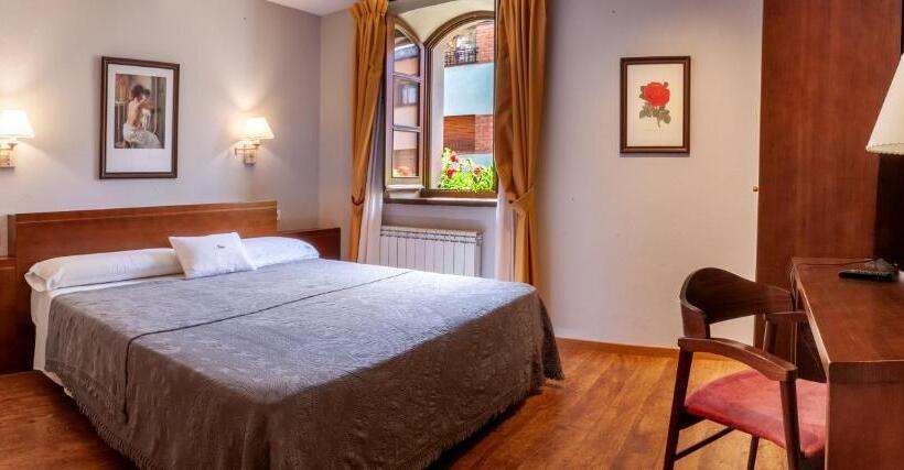 스탠다드 룸, Fonda Merce