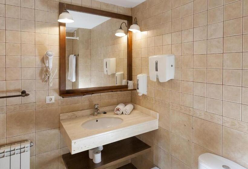 수피리어 룸, Fonda Merce