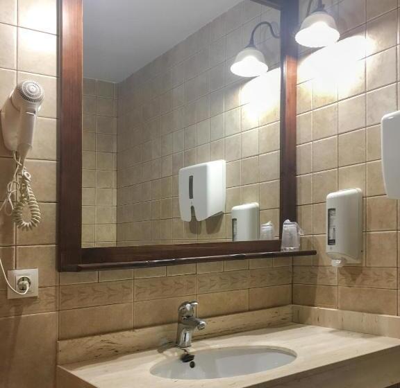 스탠다드 룸 산 전망, Fonda Merce