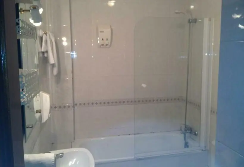 Standard Kolmen Hengen Huone, Hostal El Rocio