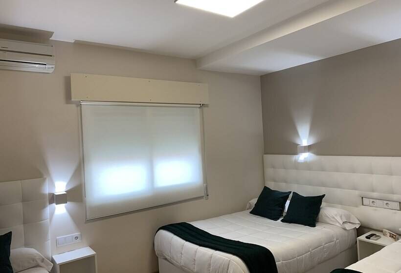 标准三人间, Hostal El Rocio