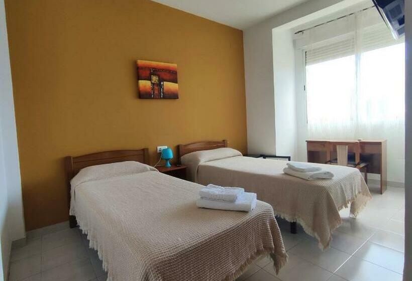 Номер Стандарт, Hostal Neus