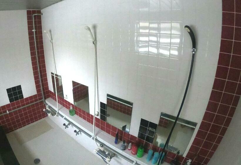 浴室共有スタンダード4人用ルーム, Monkey Rider