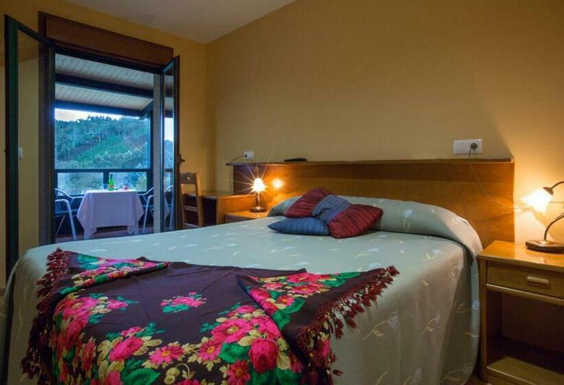 غرفة قياسية مزوَّدة بتراس, Restaurante Canero