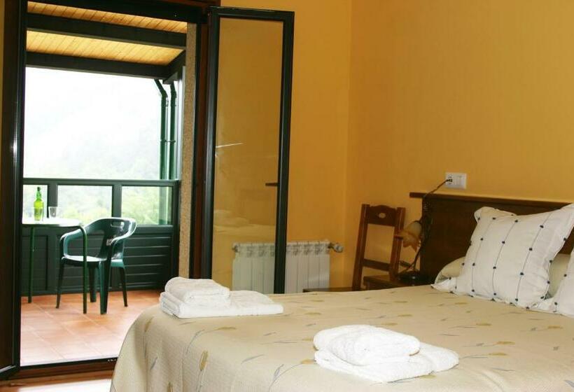 غرفة قياسية مزوَّدة بتراس, Restaurante Canero