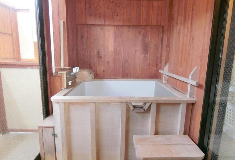 Номер Superior, Yurakuan Miyazaki