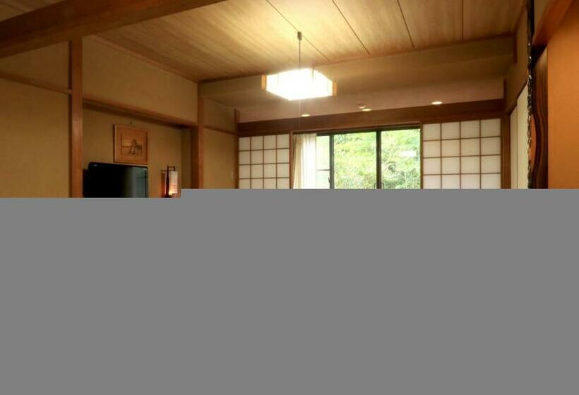 غرفة عائلية حمام مشترك, Mitake