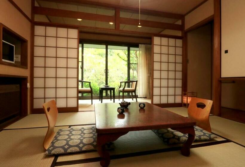 غرفة عائلية حمام مشترك, Mitake