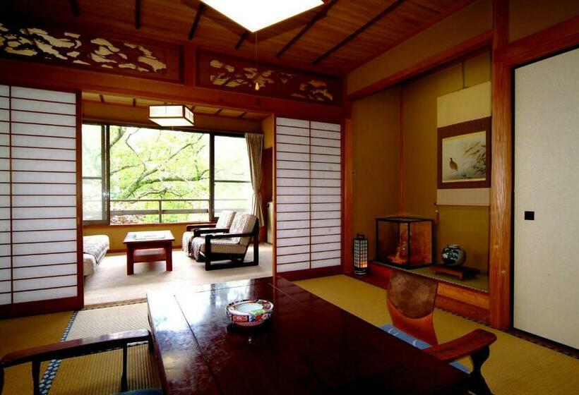 غرفة قياسية حمام مشترك, Mitake