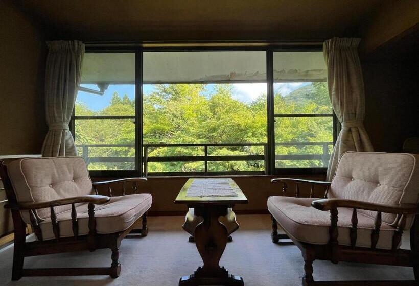 Familjerum Delat Badrum, Mitake